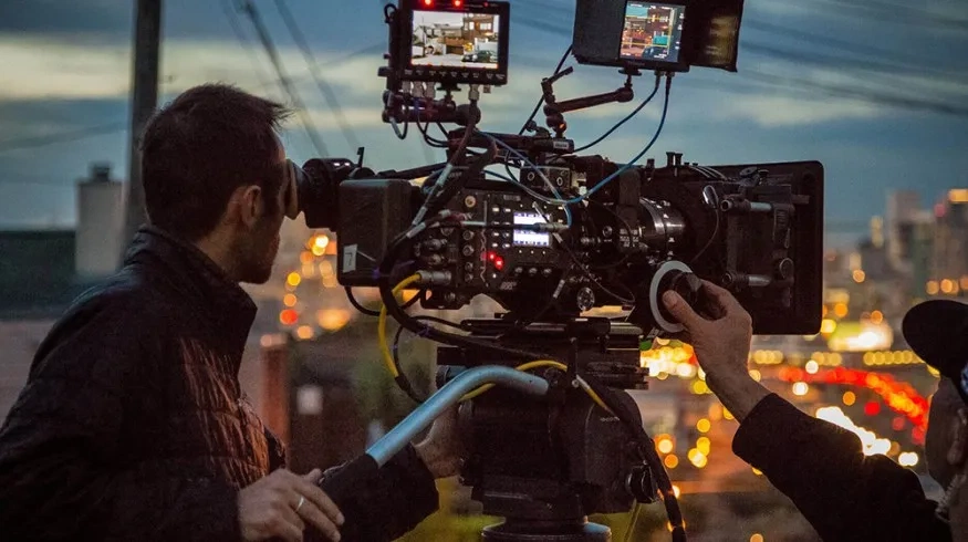 换妻视频拍摄现场摄影师工作画面